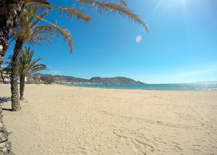 Inmosantos Oasis E3 アパート ロザス